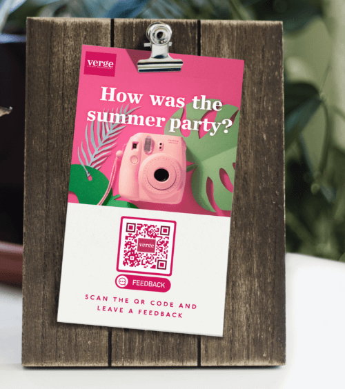 Visitenkarte eines Eventmanagers mit einem QR Code, der detaillierte Kontaktinformationen verlinkt.